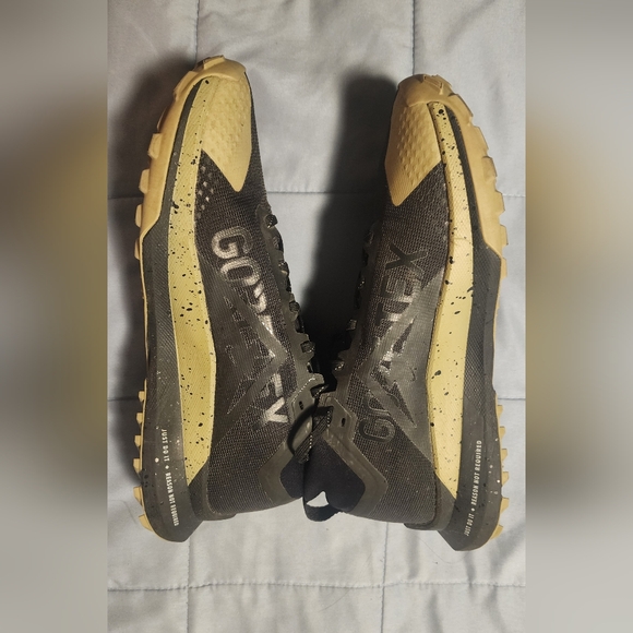 Nike - Picture 3 of 8